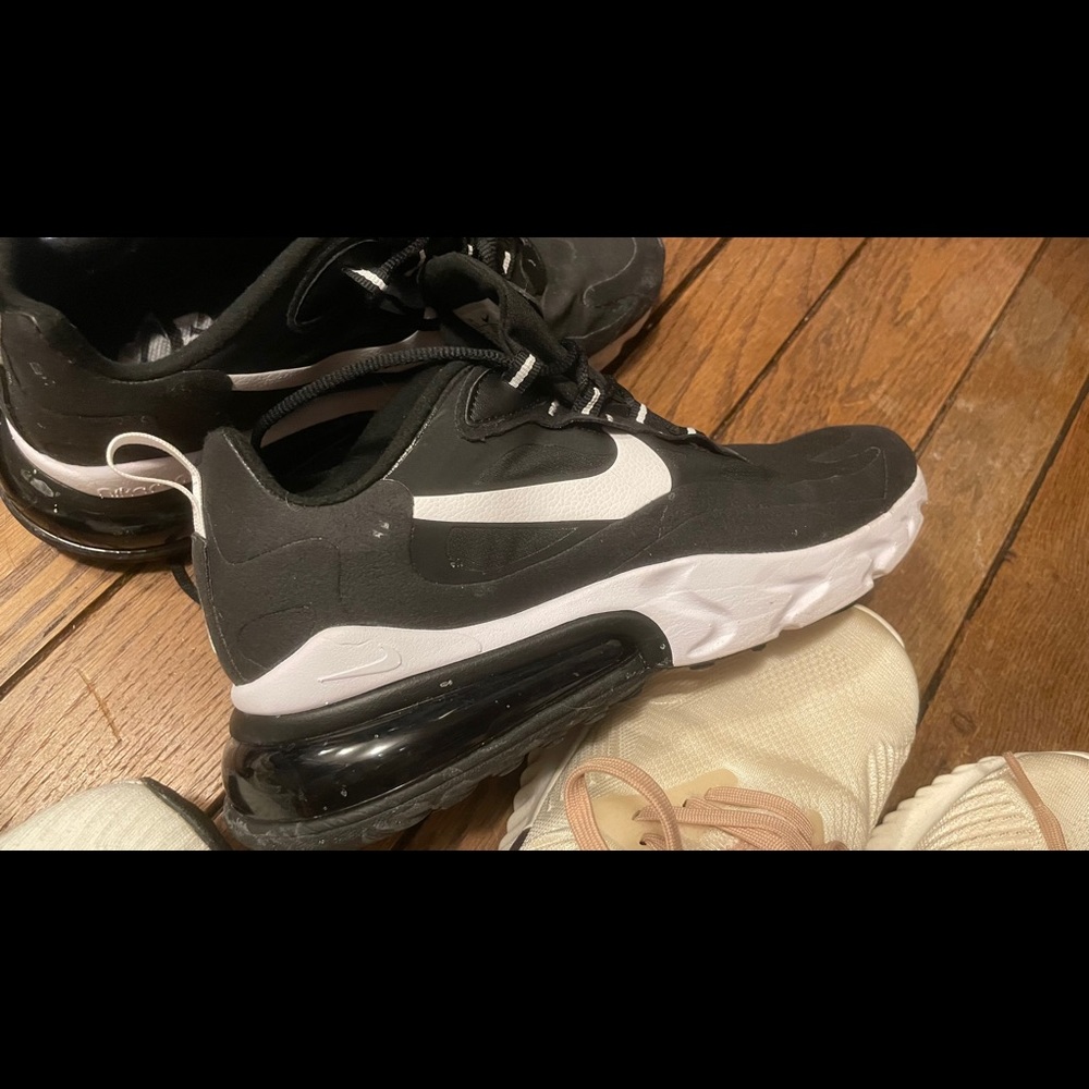 Nike tennis shoes